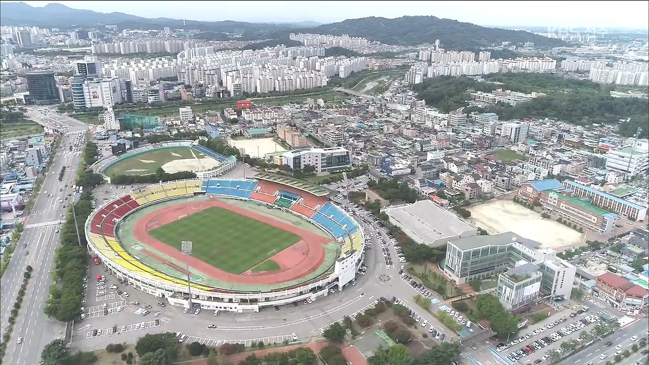 <집중①>전주 종합경기장 개발 절충안...이제 속도 내나
